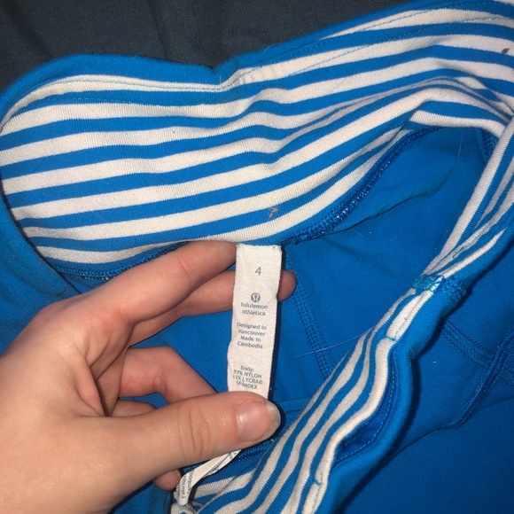 Summer Blue Three-Quarters Lululemon Workout Pants - Picture 2 of 3